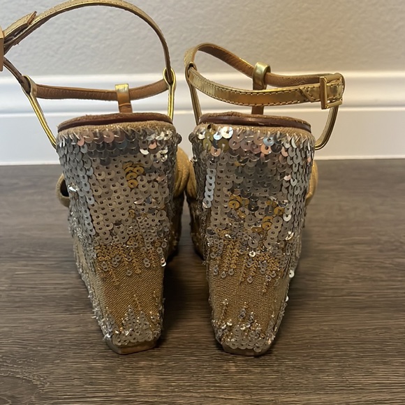 Tory Burch Leather gold sequin embellishment wedges size 6.5 - Picture 4 of 7